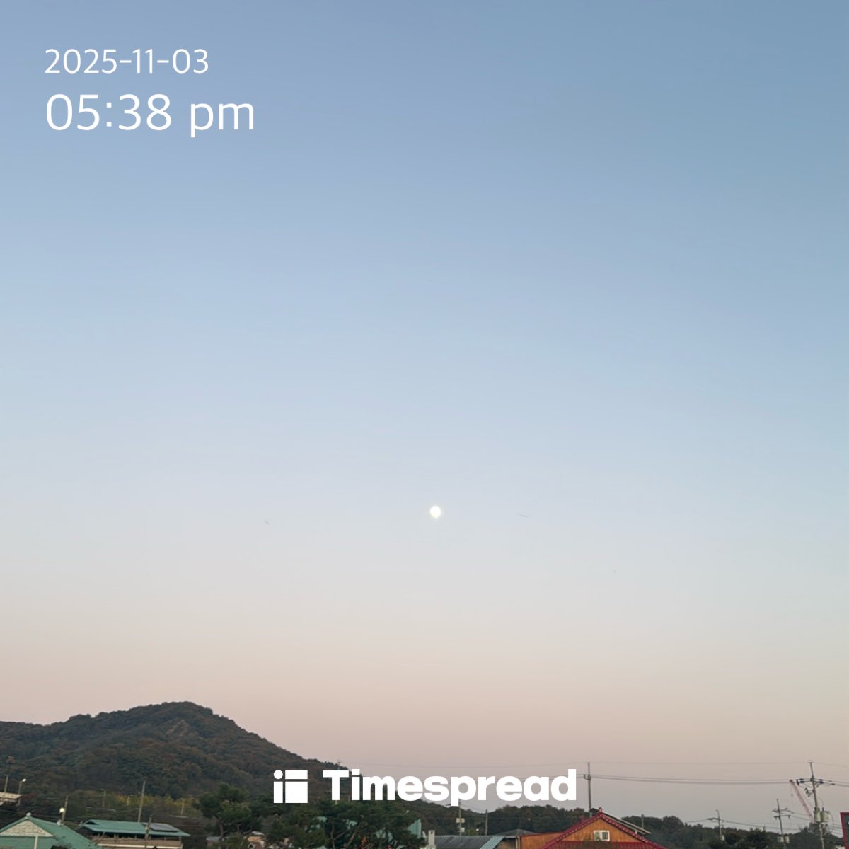 달이 보이는 하늘